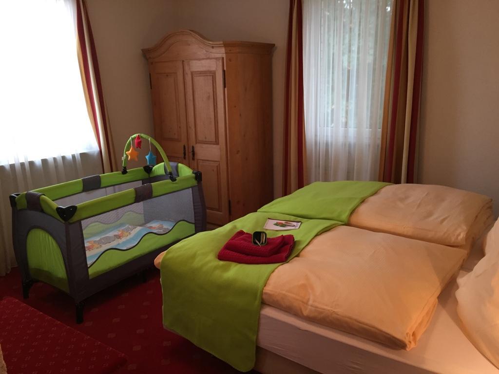 Hotel Zur Eisenbahn Renningen Eksteriør bilde
